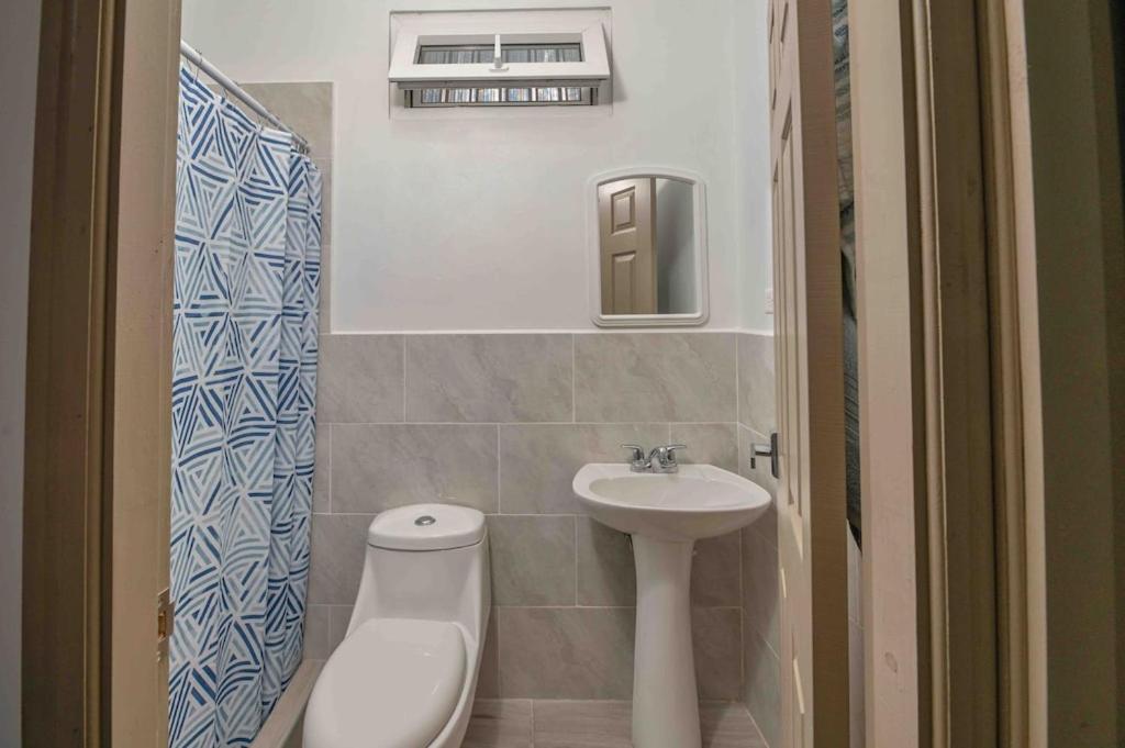Cozy Beach Villa At The Shores 5 Minutes From The Beach West End Exterior foto