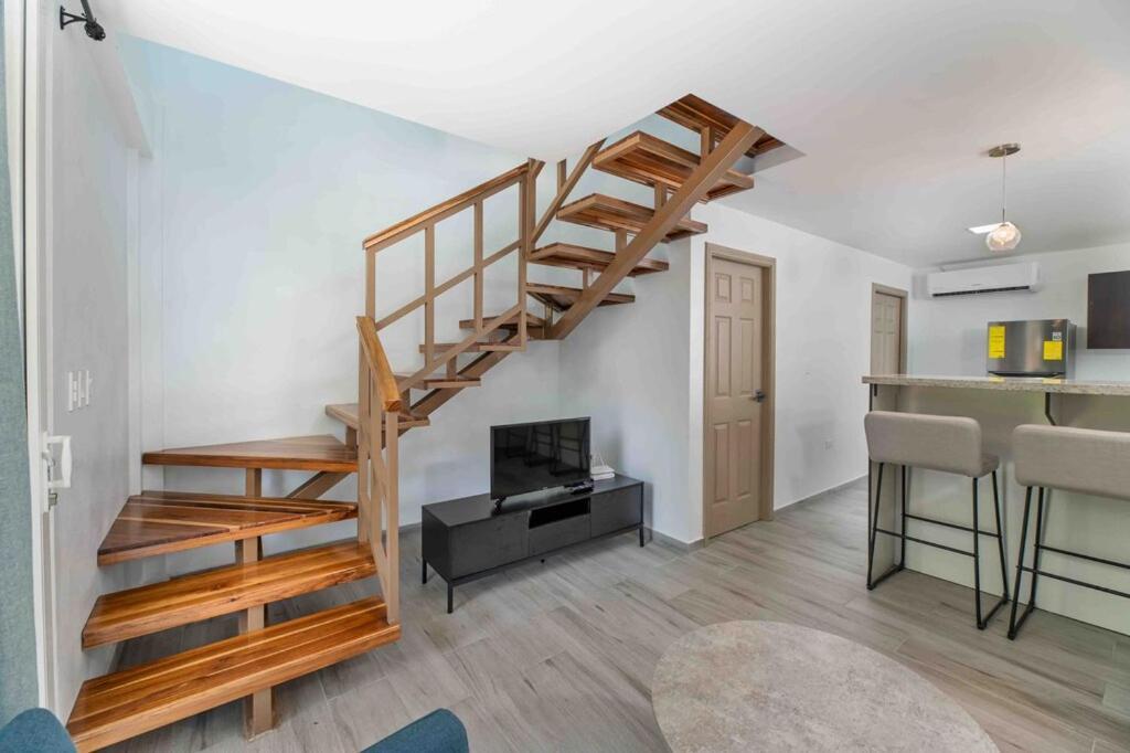 Cozy Beach Villa At The Shores 5 Minutes From The Beach West End Exterior foto