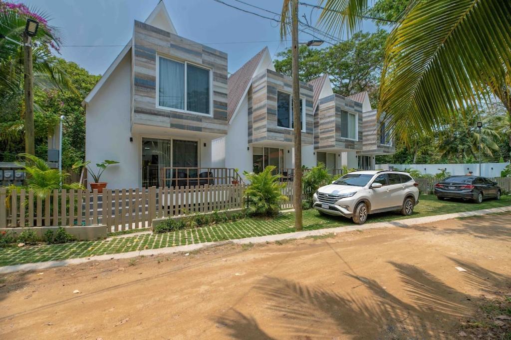Cozy Beach Villa At The Shores 5 Minutes From The Beach West End Exterior foto